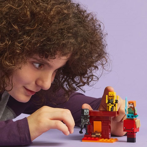 Lego Minecraft The Nether Lava Battle - Figura 3